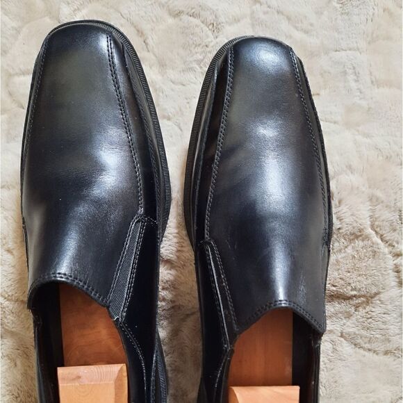 Kenneth Cole Black Leather Slip- Ons - Picture 3 of 12